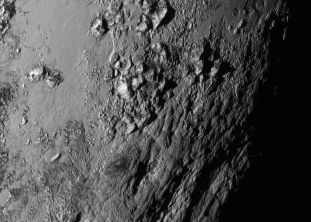 Los primeros resultados de New Horizons en Plutón