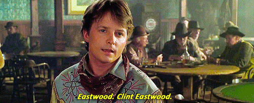 Volver al Futuro - Marty McFly se hace pasar por Clint Eastwood