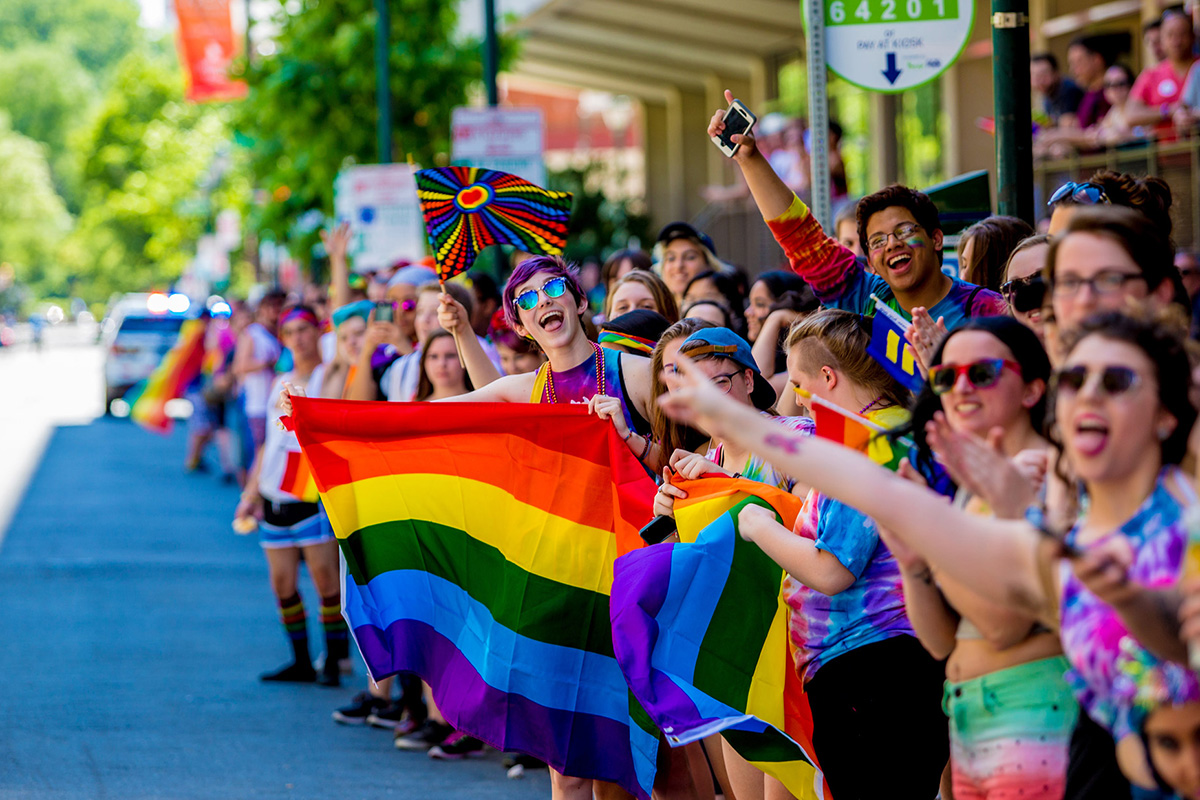 50 años de Orgullo LGBTQ todo lo que necesitas saber para celebrarlo